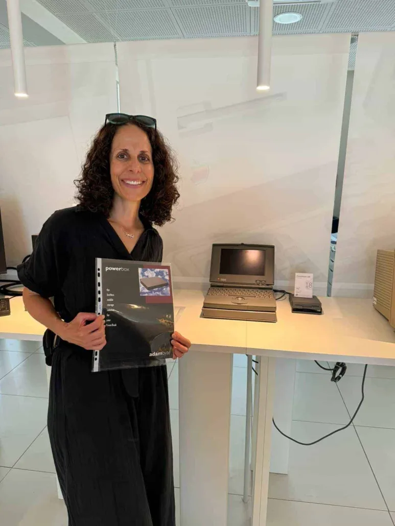 Gal Adams e il powerbox